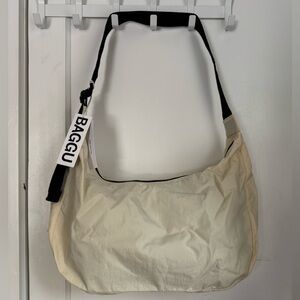 Baggu Large Crescent Bag in Ivory